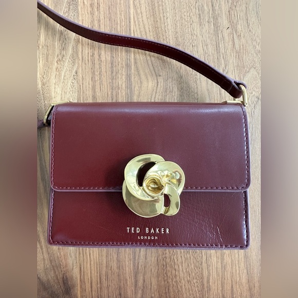 Ted Baker Rosalie Crossbody Bag – Burgundy with Gold Knot Hardware - Picture 7 of 16